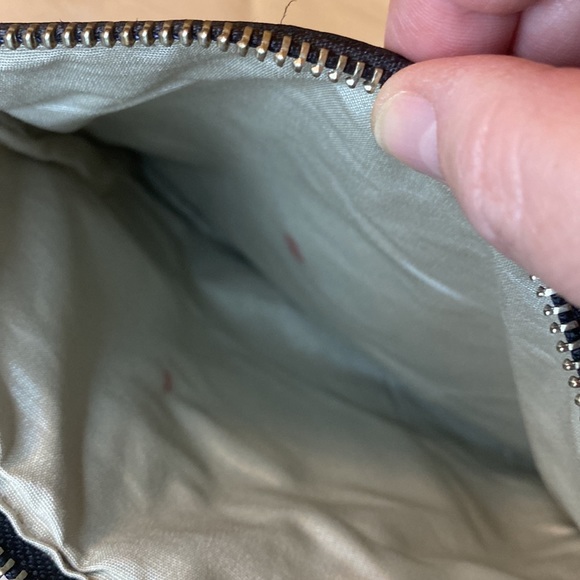 Roots. Black. Crossbody bag. Small - Picture 4 of 4